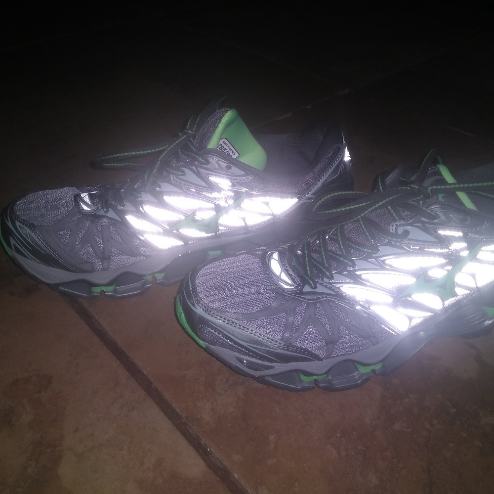 Mizuno Prophecy 7 , Size 10.5 Mens